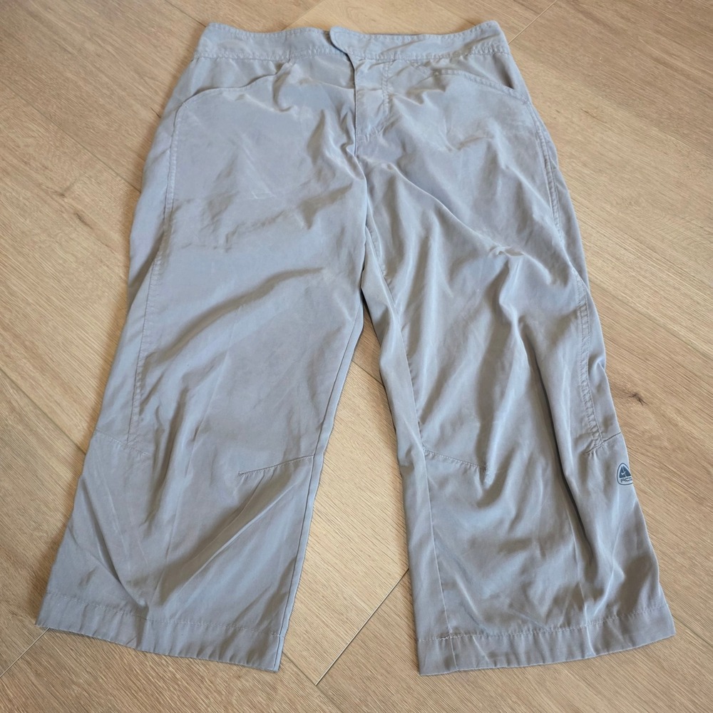 Nike ACG Womens Beige Cropped Hiking Pants Sz Medium Wide Leg Techwear Gorpcore